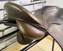 Load image into Gallery viewer, 16 1/2” XW/Changeable Gullet Shires Optimus Leather GP Saddle - Brown