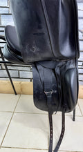 Load image into Gallery viewer, 17” Medium/MW Barnsby Dressage Saddle - Black