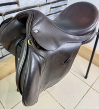 Load image into Gallery viewer, 17” Wide Farrington Burford Event Cob Saddle - Brown