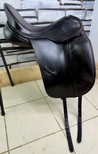 Load image into Gallery viewer, 17 1/2” Wide Albion SLK Ultima Dressage Saddle - Brown