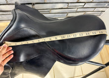 Load image into Gallery viewer, 17” Wide Dever Cob GP Saddle - Black