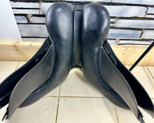 Load image into Gallery viewer, 17” Wide-XW Dever Cob GP Saddle - Black