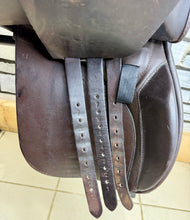 Load image into Gallery viewer, 17” Wide Crown/Ideal 1350 GP Saddle - Brown - Big Blocks - English Leather