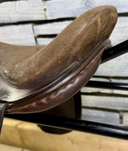 Load image into Gallery viewer, 16” XW Jeffries Close Contact Show/WH Saddle - Brown - Extra Wide