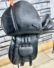 Load image into Gallery viewer, 17” Wide-XW Dever Cob GP Saddle - Black