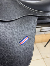 Load image into Gallery viewer, 15” - 15 1/2” MW Whitaker Junior Pro Jump Saddle - Black - Full Leather - Heat Adjustable