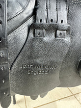 Load image into Gallery viewer, 17 1/2” MW/Wide Whitaker Venice Jump Saddle - Black