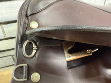 Load image into Gallery viewer, 17 1/2” XW English VSD/GP/WH Saddle - Brown
