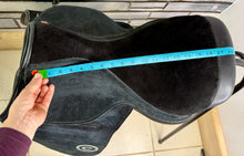 Load image into Gallery viewer, 18” J&amp;M Suede Top English Polo Saddle - Black
