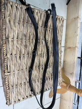 Load image into Gallery viewer, S/H Market Harbourough Martingale &amp; Reins -Cob- Brown