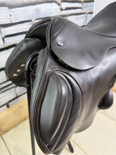 Load image into Gallery viewer, 17” Medium Albion K3 MonoFlap Jump Saddle - Brown