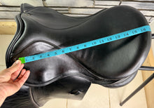 Load image into Gallery viewer, 17 1/2” XW Silhouette Cob WH/VSD/GP Saddle - Black