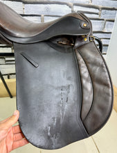 Load image into Gallery viewer, 16” Medium Barrie Swain English Pony GP Saddle - Black