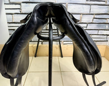 Load image into Gallery viewer, 17” MW Kieffer Wien DL Professional Dressage Saddle - Black