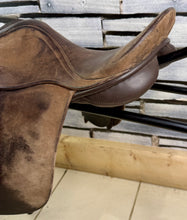 Load image into Gallery viewer, 15” Wide-XW Derby House English Show/Working Hunter Pony Saddle -Brown- Suede Top