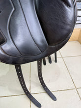 Load image into Gallery viewer, 17” +1 (MW) Equipe Synergy Monoflap Jump Saddle - Brown -2018