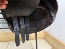 Load image into Gallery viewer, 17 1/2” Medium Albion K2 Jump Saddle - Brown