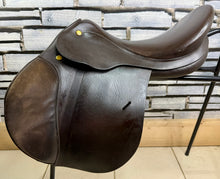 Load image into Gallery viewer, 17” Medium Prestige Appaloosa Hippos GP/Jump Saddle - Brown - All Purpose, XC etc