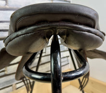 Load image into Gallery viewer, 17” MN Paul Jones Full Tree Racing Saddle - Brown
