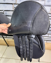 Load image into Gallery viewer, 16 1/2” Changeable Gullet (Medium) Whitaker Barnsley Pony Jumping Saddle - Black