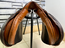 Load image into Gallery viewer, 17 1/2” MW English Jump Saddle - Brown/Tan