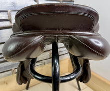 Load image into Gallery viewer, 17 1/2” Medium Albion K2 Jump Saddle - Brown