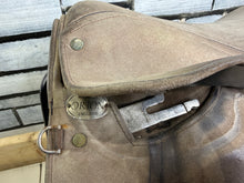 Load image into Gallery viewer, 16 1/2” MW Orion/Ideal Show Saddle - Brown - Reverse Hide - Close Contact