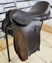 Load image into Gallery viewer, 17” Wide-XW Ideal H&amp;C Cob GP/WH Saddle - Brown