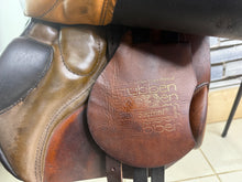 Load image into Gallery viewer, 17 1/2” 28 (MN) Stubben Siegfried C.S. Jump Saddle - Brown