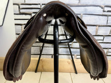 Load image into Gallery viewer, 15” Medium Morris &amp; Nolan WH Working Hunter Saddle - Brown - Suede - Working Hunter