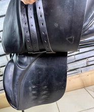 Load image into Gallery viewer, 17” Medium Jeffries Falcon Event GP Saddle - Black