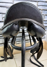 Load image into Gallery viewer, 17” MW Amerigo Vega Dressage Saddle - Black
