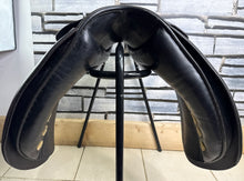 Load image into Gallery viewer, 17 1/2” XW Black Country WH/Show Saddle - Dark Havana