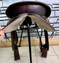 Load image into Gallery viewer, 15” Western Saddle, K&amp;B Saddlery, Iowa -Round Skirt- SQB - Brown
