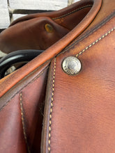 Load image into Gallery viewer, 17” Medium Butet Monoflap Cross Country Jump Saddle - Brown/Tan