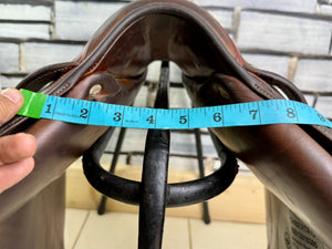 17 1/2” MW Devoucoux Chiberta O Jump Saddle - Brown