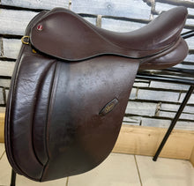 Load image into Gallery viewer, 16 1/2” Wide Jeffries Stamford English WH Saddle - Brown - Working Hunter Cob