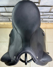 Load image into Gallery viewer, 17 1/2” MW Voltaire Adelaide Monoflap 2023 Dressage Saddle - Black