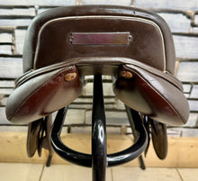 Load image into Gallery viewer, 16 1/2” Changeable Gullet Whitaker Barnsley Pony Jumping Saddle - Brown