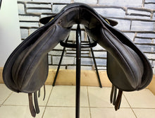 Load image into Gallery viewer, 16 1/2” XW/Changeable Gullet Wintec Wide Cob GP Saddle - Black - Flocked - 4 Strap