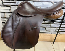 Load image into Gallery viewer, 18” Medium Jeffries Falcon Hawk Event Saddle - Brown - M