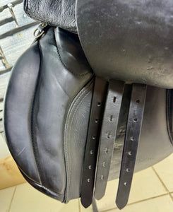 18” Wide Jeffries Falcon Hawk Event Saddle - Black