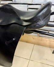 Load image into Gallery viewer, 16 1/2” XW Extra Wide English GP Saddle - Black - XW Cob Tree