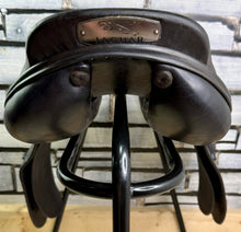 Load image into Gallery viewer, 17 1/2” MW Harry Dabbs Jaguar Jump Saddle - Black