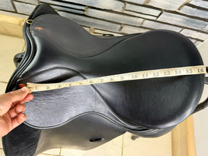 16 1/2” XW Kes English Dressage Saddle - Black