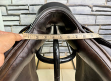 Load image into Gallery viewer, 17 1/2” MW Farrington Burford Event Saddle - Brown Buffalo