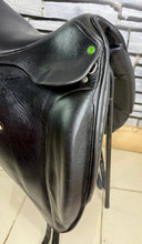 Load image into Gallery viewer, 17 1/2” MW Hockenden Saddlery Monoflap Dressage Saddle - Black
