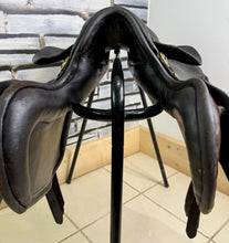 Load image into Gallery viewer, 17” MN Paul Jones Full Tree Racing Saddle - Brown