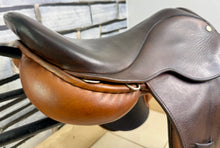 Load image into Gallery viewer, 17 1/2” MW English Jump Saddle - Brown/Tan