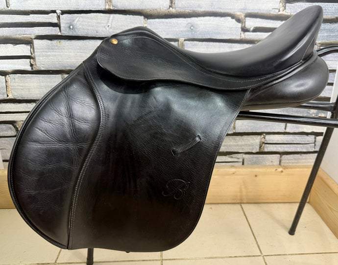 17” XW/Changeable Gullet Bates Caprilli GP Saddle - Black